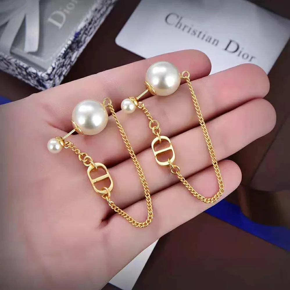 Dior 30 Tribales Earrings Gold-Finish Metal and White Resin Pearls for Women Dior 30 Tribales Earrings Gold-Finish Metal and White Resin Pearls for Women