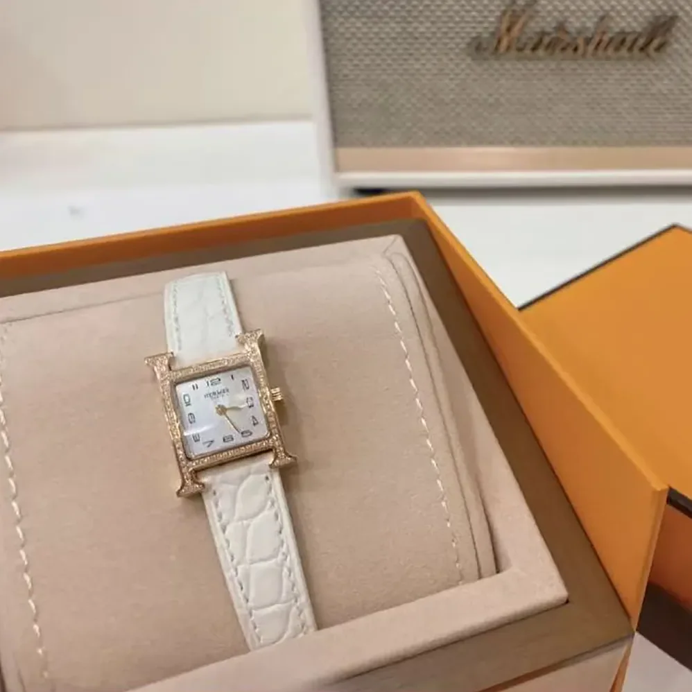 Hermes Heure H Watch Mini Model 21 mm for Women in Rose Gold Hermes Heure H Watch Mini Model 21 mm for Women in Rose Gold