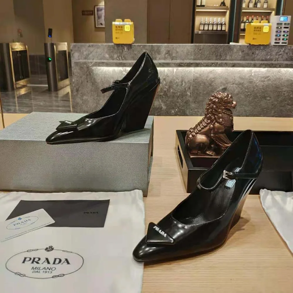 Prada Brushed Leather Pumps in 95 mm Leather-Covered Heel for Women in Black