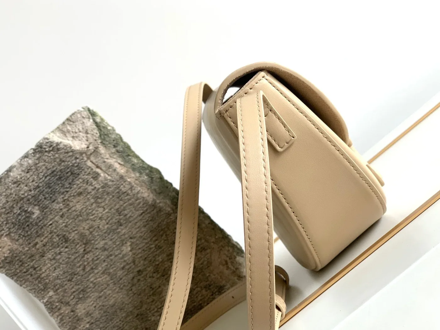 Celine Besace Cuir Triomphe Bag Nude / .03ND Celine Besace Cuir Triomphe Bag Nude / .03ND