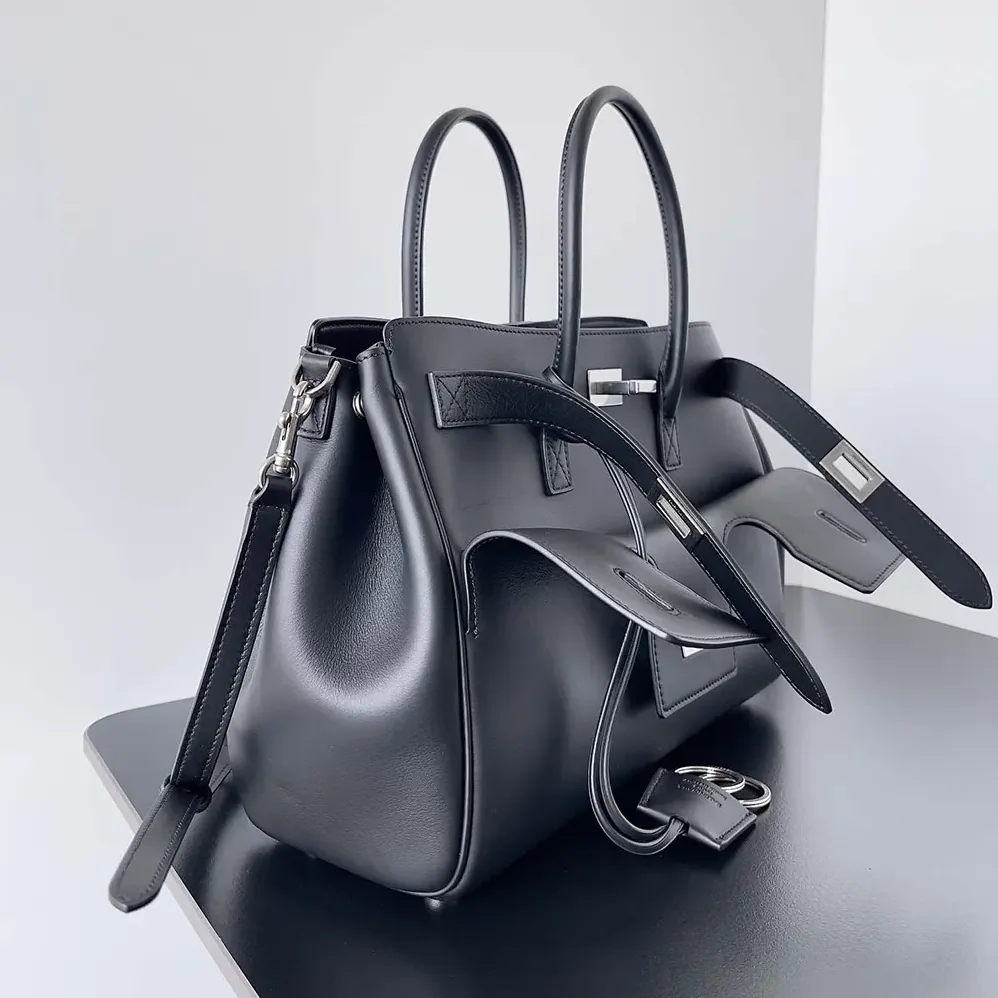 Balenciaga Bel Air Small Carry All Bag in Black Smooth Calfskin for Women in Silver Balenciaga Bel Air Small Carry All Bag in Black Smooth Calfskin for Women in Silver
