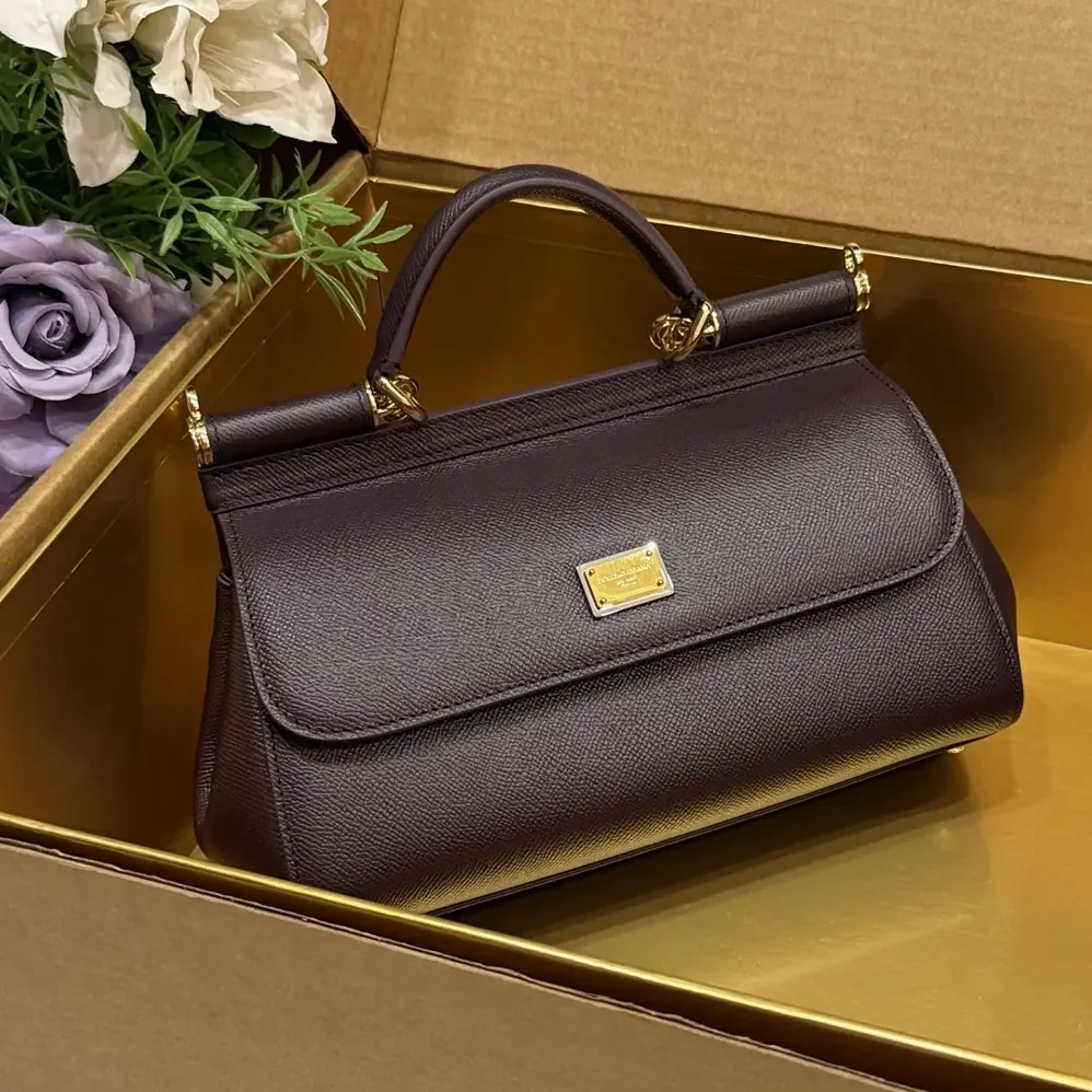 Dolce Gabbana D&G Medium Sicily Handbag in Dauphine Ccalfskin for Women in Purple Dolce Gabbana D&G Medium Sicily Handbag in Dauphine Ccalfskin for Women in Purple