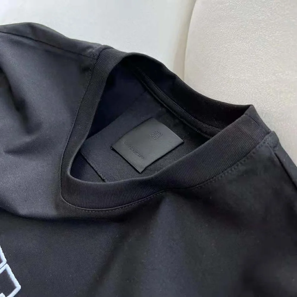 Givenchy T-shirt in GIVENCHY College Embroidered Jersey for Women in Black