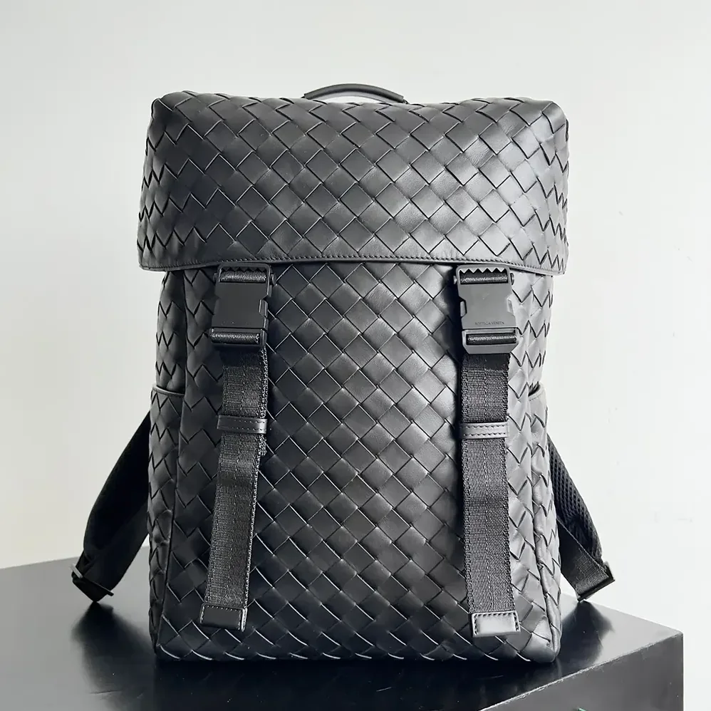 Bottega Veneta Intrecciato Flap Backpack for Unisex in Black