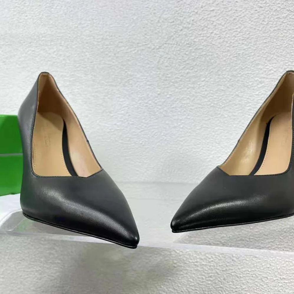 Bottega Veneta Punta Pump in 10 cm Heel Height for Women in Black Bottega Veneta Punta Pump in 10 cm Heel Height for Women in Black