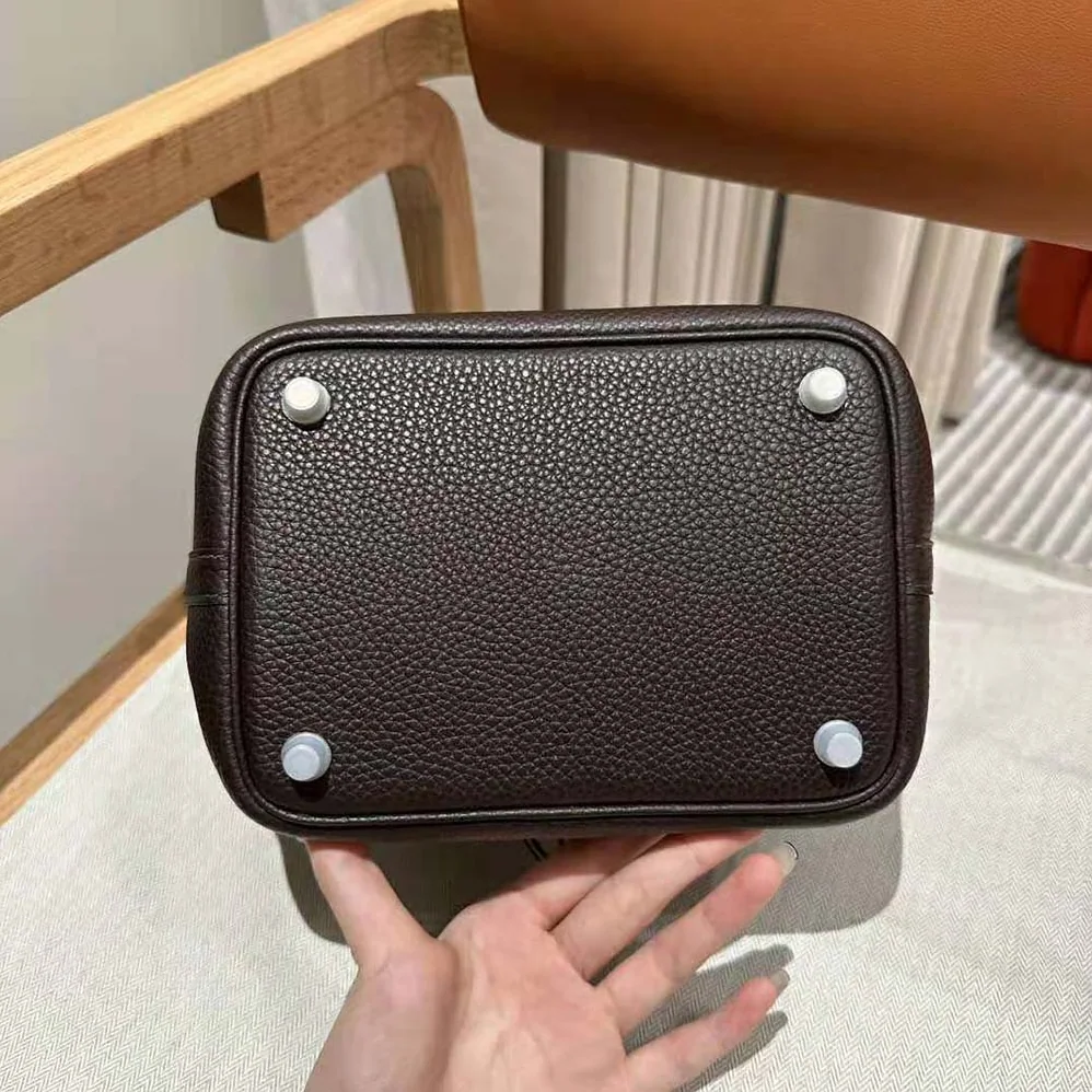 Hermes Picotin Lock 18cm in Clémence leather for Women in Black Hermes Picotin Lock 18cm in Clémence leather for Women in Black