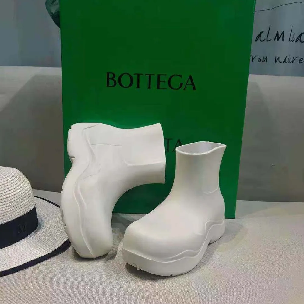 Bottega Veneta Puddle Ankle Boot for Unisex in White