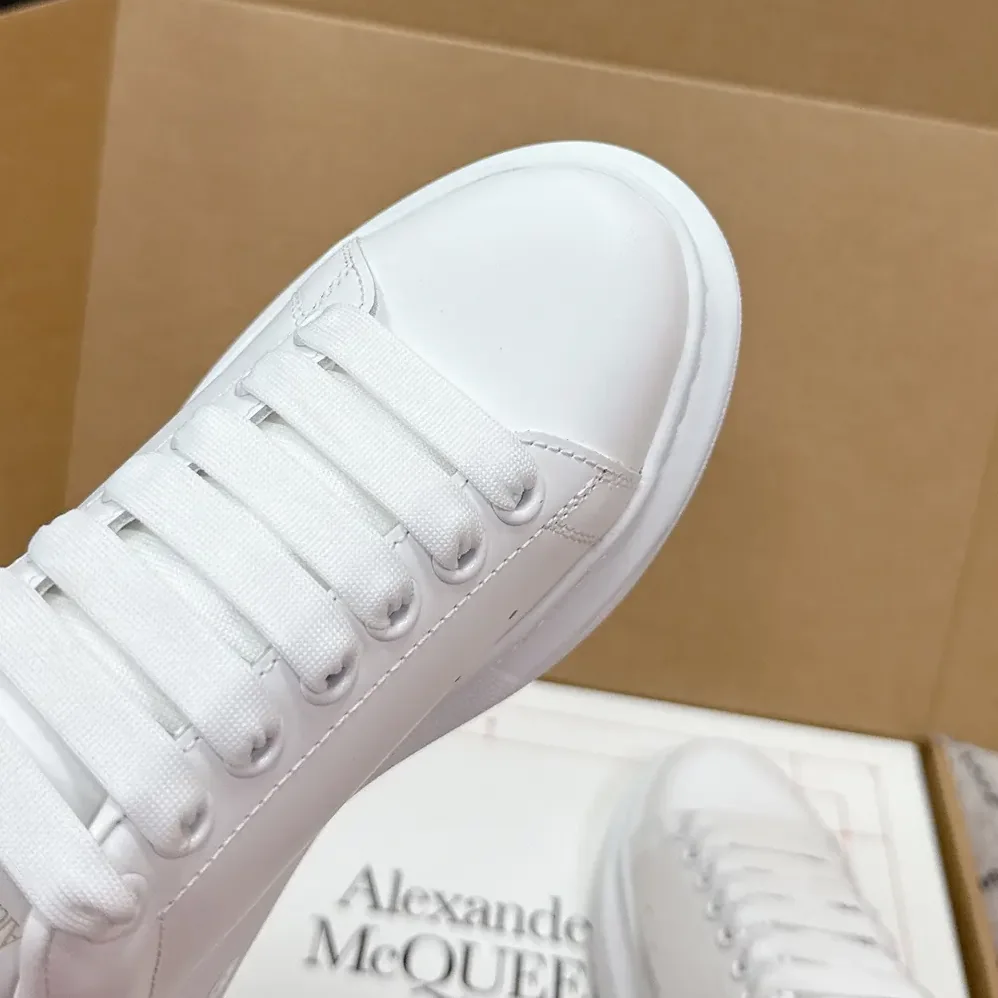 Alexander Mcqueen Oversized Sneaker Shoes White for Unisex Alexander Mcqueen Oversized Sneaker Shoes White for Unisex
