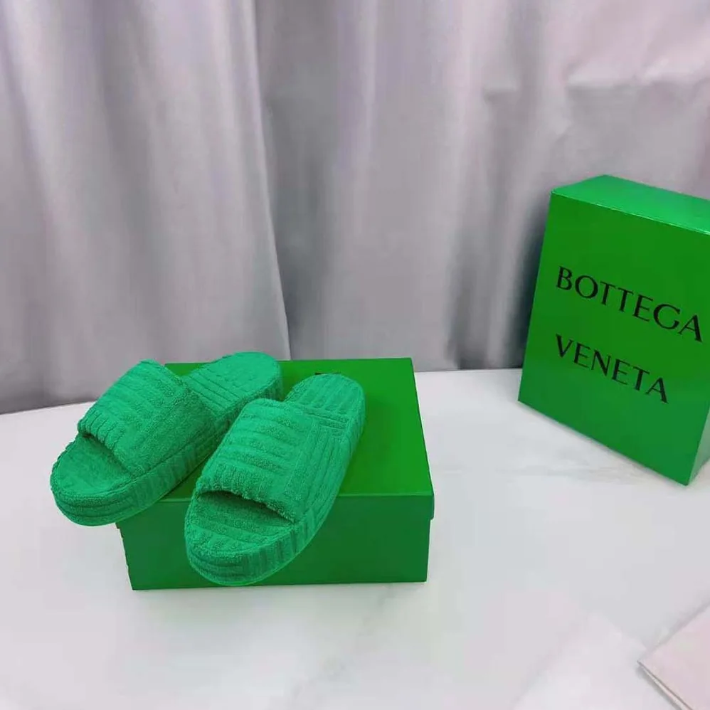 Bottega Veneta Resort Sponge in 35mm Heel Height for Women in Green