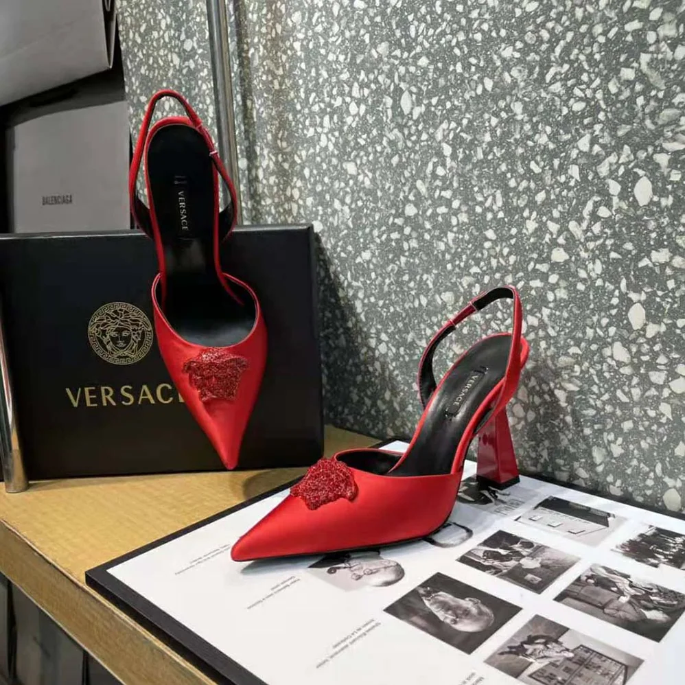 Versace La Medusa Satin Sling-Back Pumps in 105 mm Heel for Women in Red Versace La Medusa Satin Sling-Back Pumps in 105 mm Heel for Women in Red
