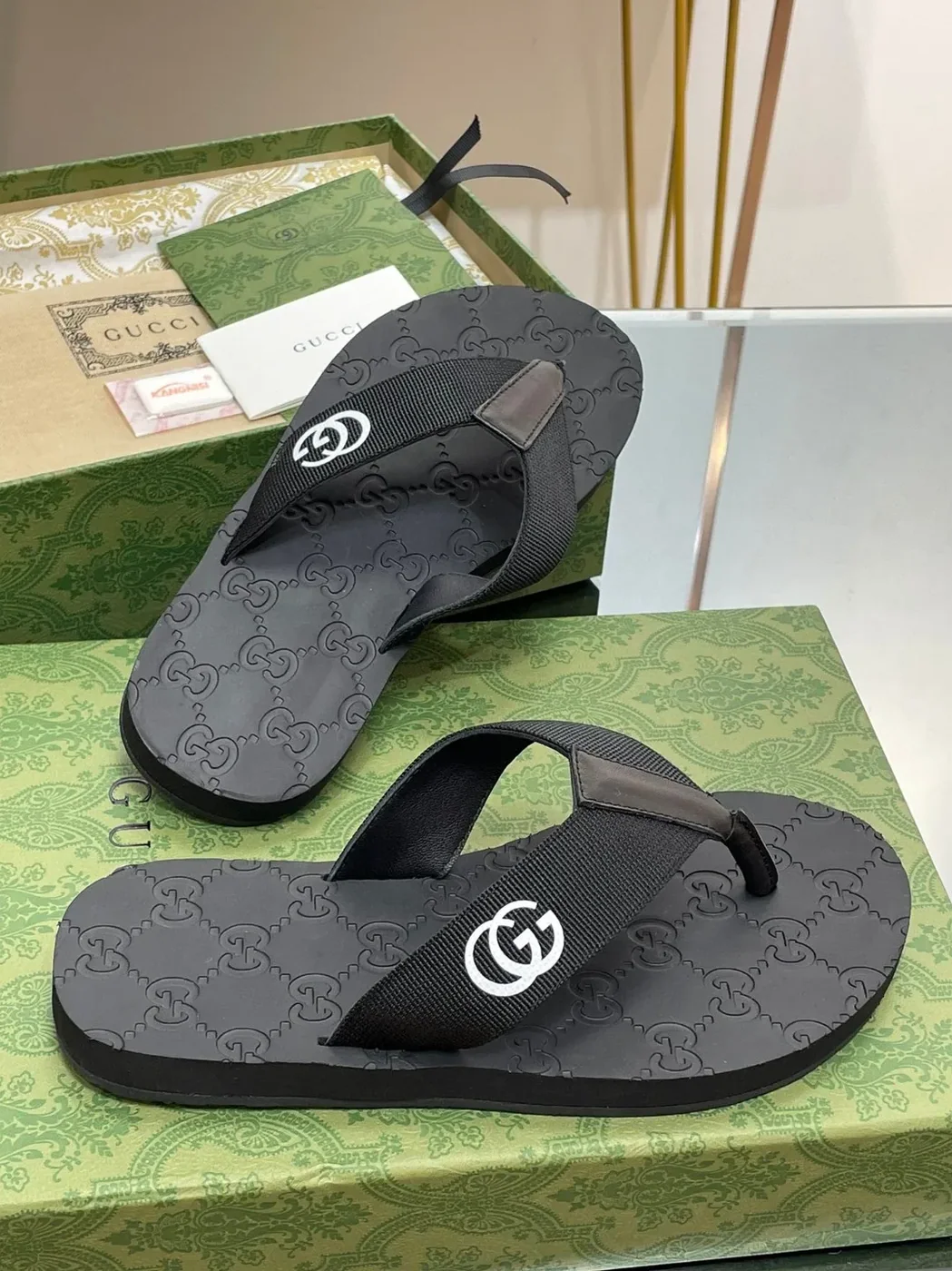 Gucci Thong Sandal Black Gucci Thong Sandal Black