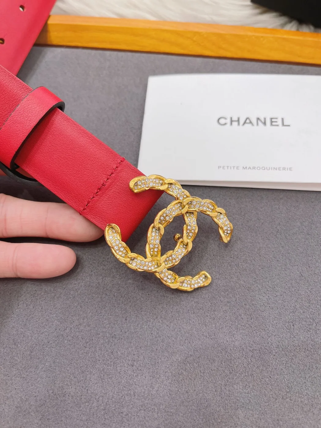 Chanel Shiny Gold Tone Chain Interlocking C Belt Red Chanel Shiny Gold Tone Chain Interlocking C Belt Red