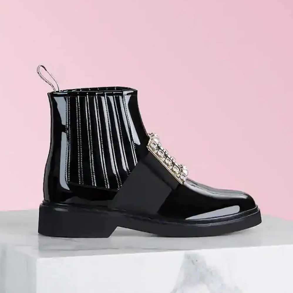 Roger Vivier Chelsea Viv' Rangers Strass Buckle Ankle Boots for Women in Black