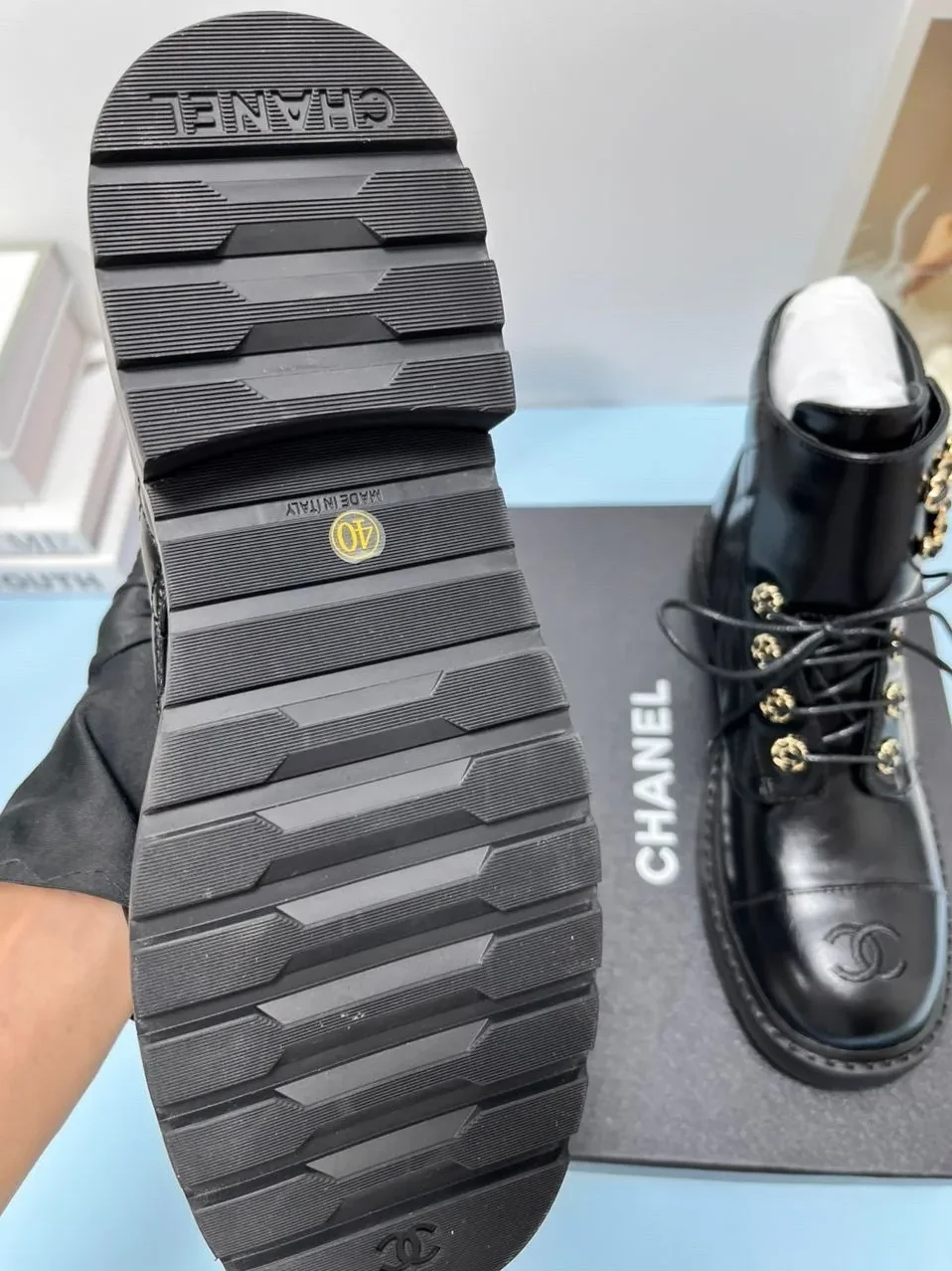 Chanel Lace in Ups Bright Black / Chanel Lace in Ups Bright Black /