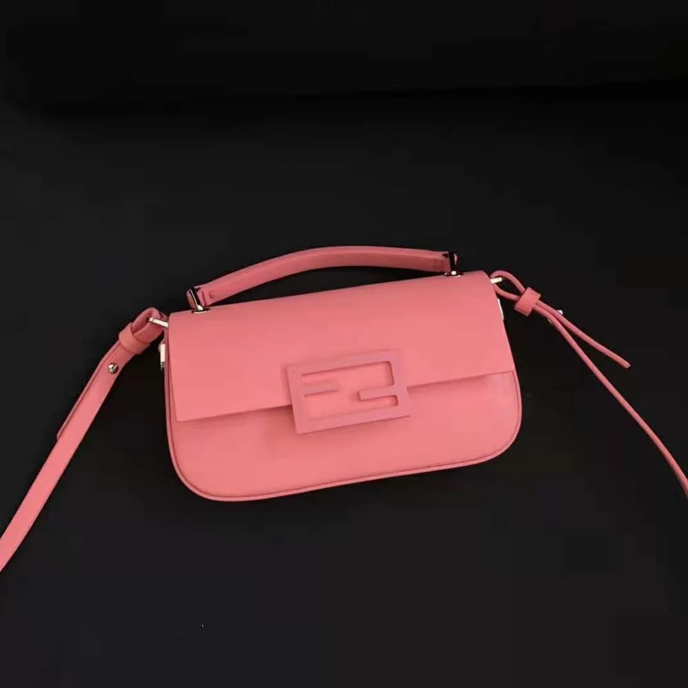Fendi Baguette Phone Pouch Pink Patent Leather Pouch for Women Fendi Baguette Phone Pouch Pink Patent Leather Pouch for Women