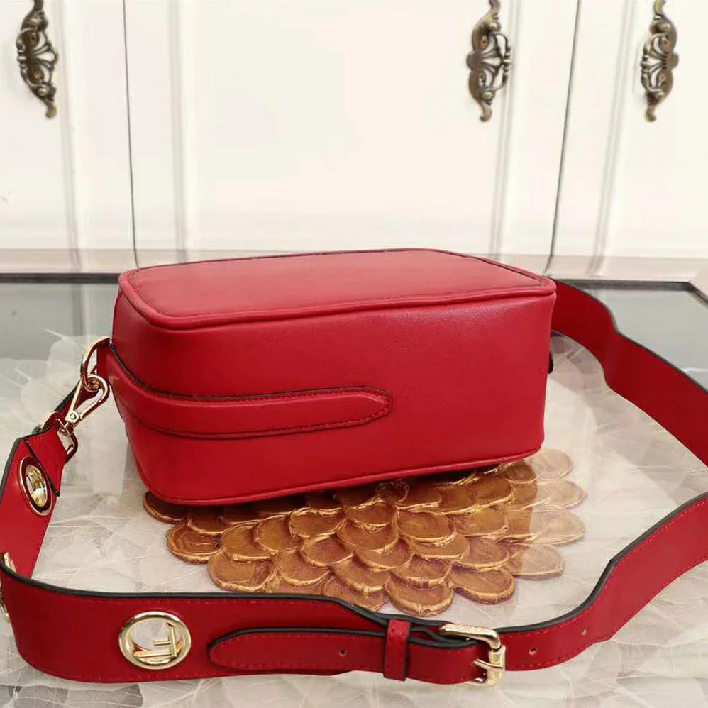 Fendi Camera Case Leather Bag for Women in Red