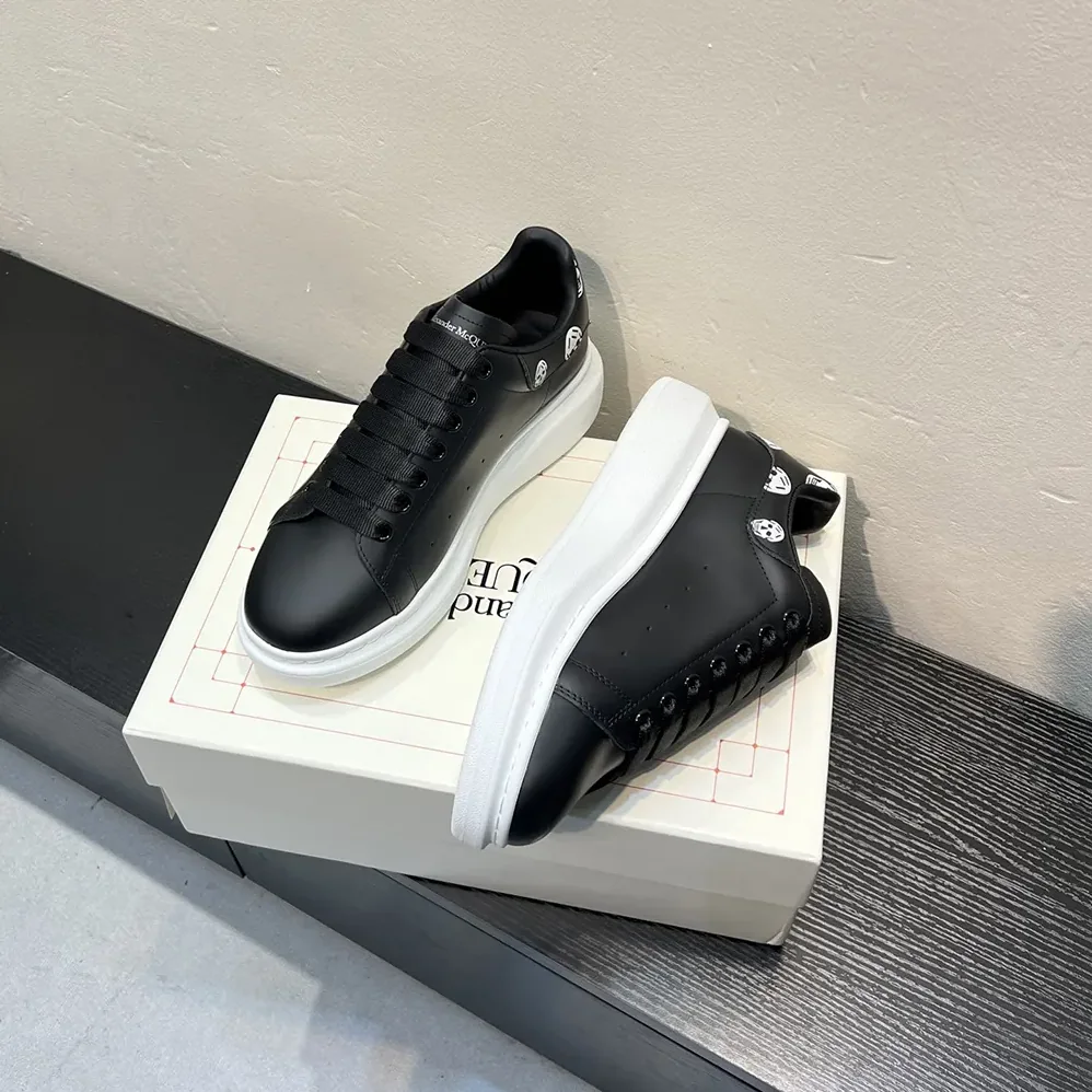 Alexander Mcqueen Oversized Sneaker in Black for Unisex in White
