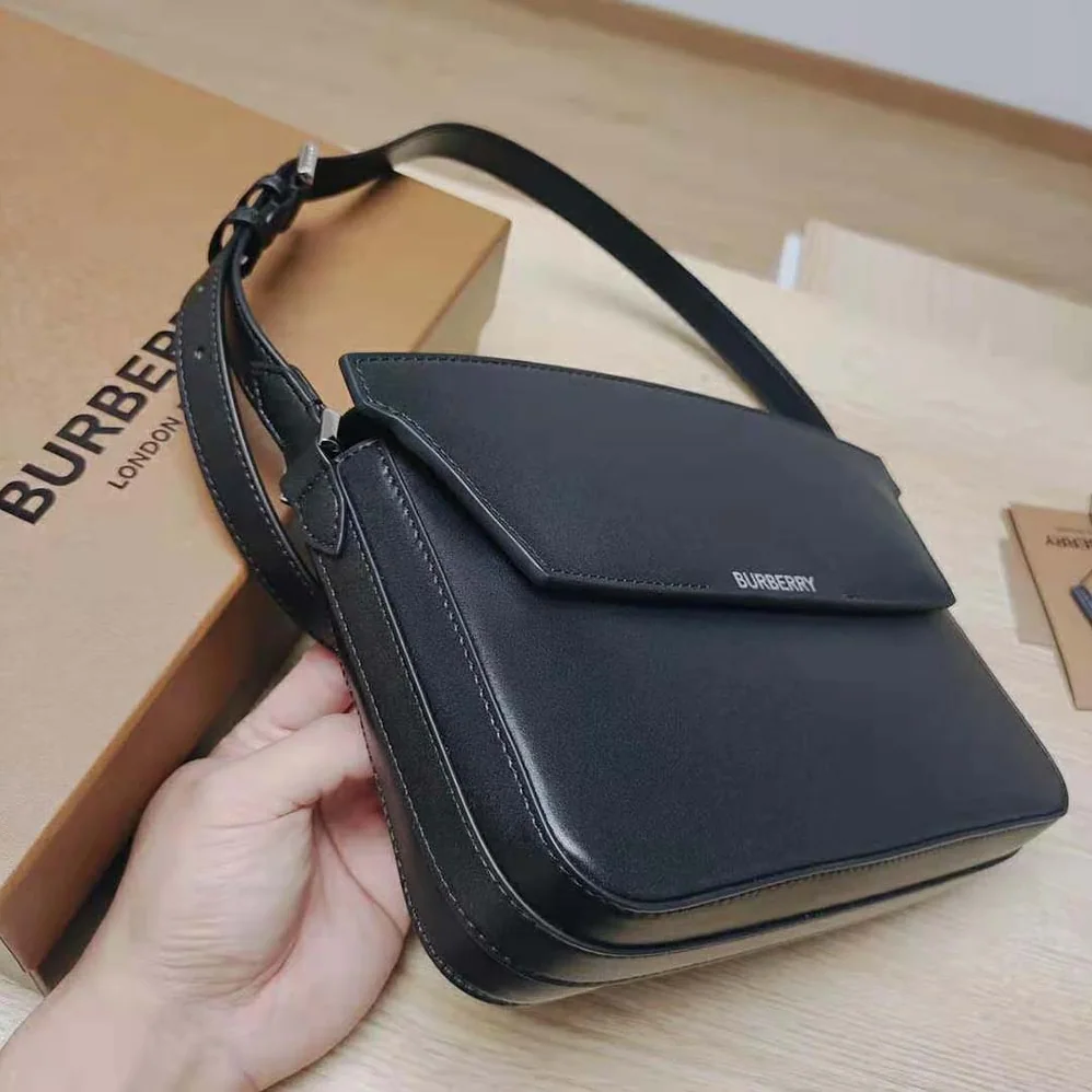 Burberry Leather Catherine Shoulder Bag for Women in Black Burberry Leather Catherine Shoulder Bag for Women in Black
