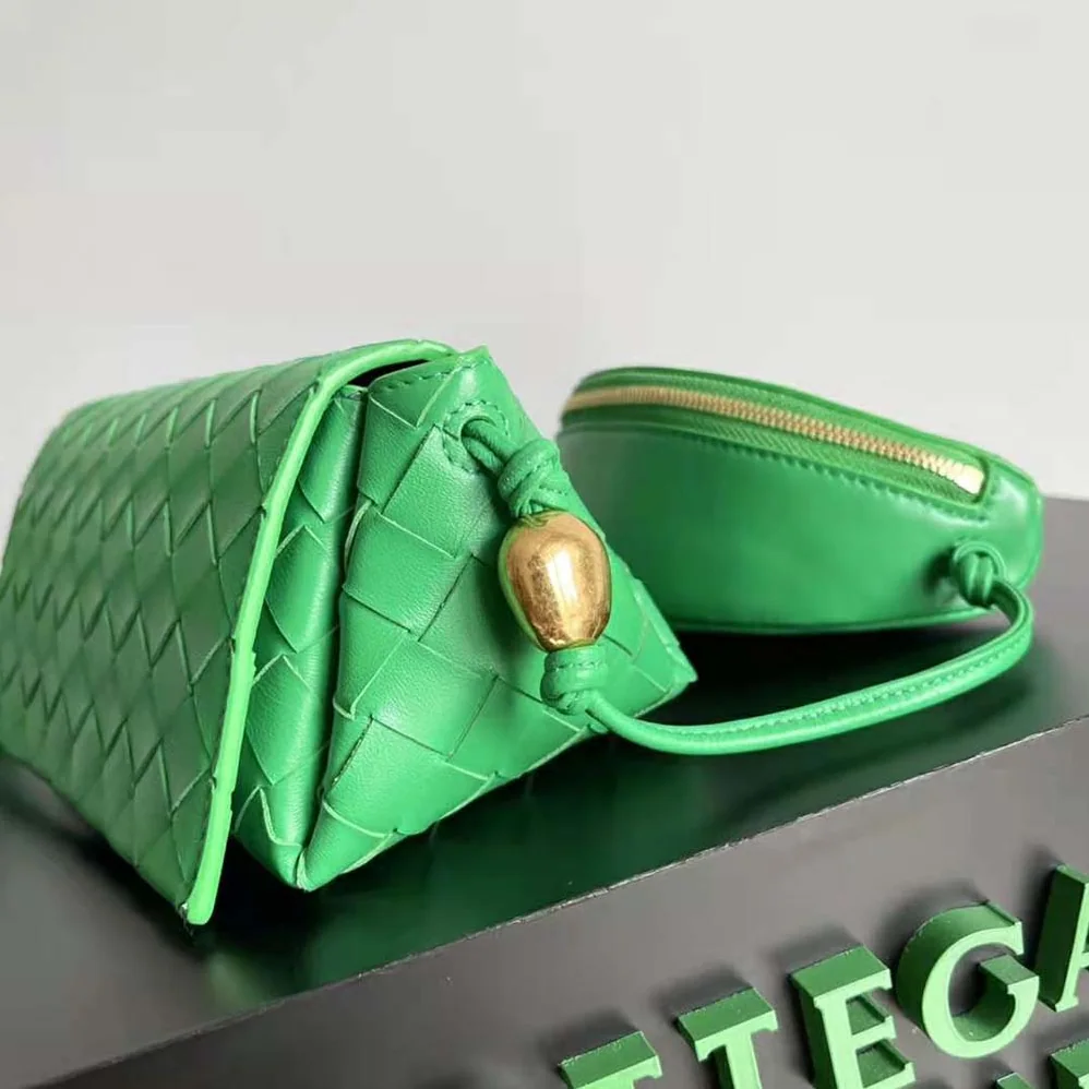 Bottega Veneta Intrecciato Leather Multi Pouch On Strap for Women in Green