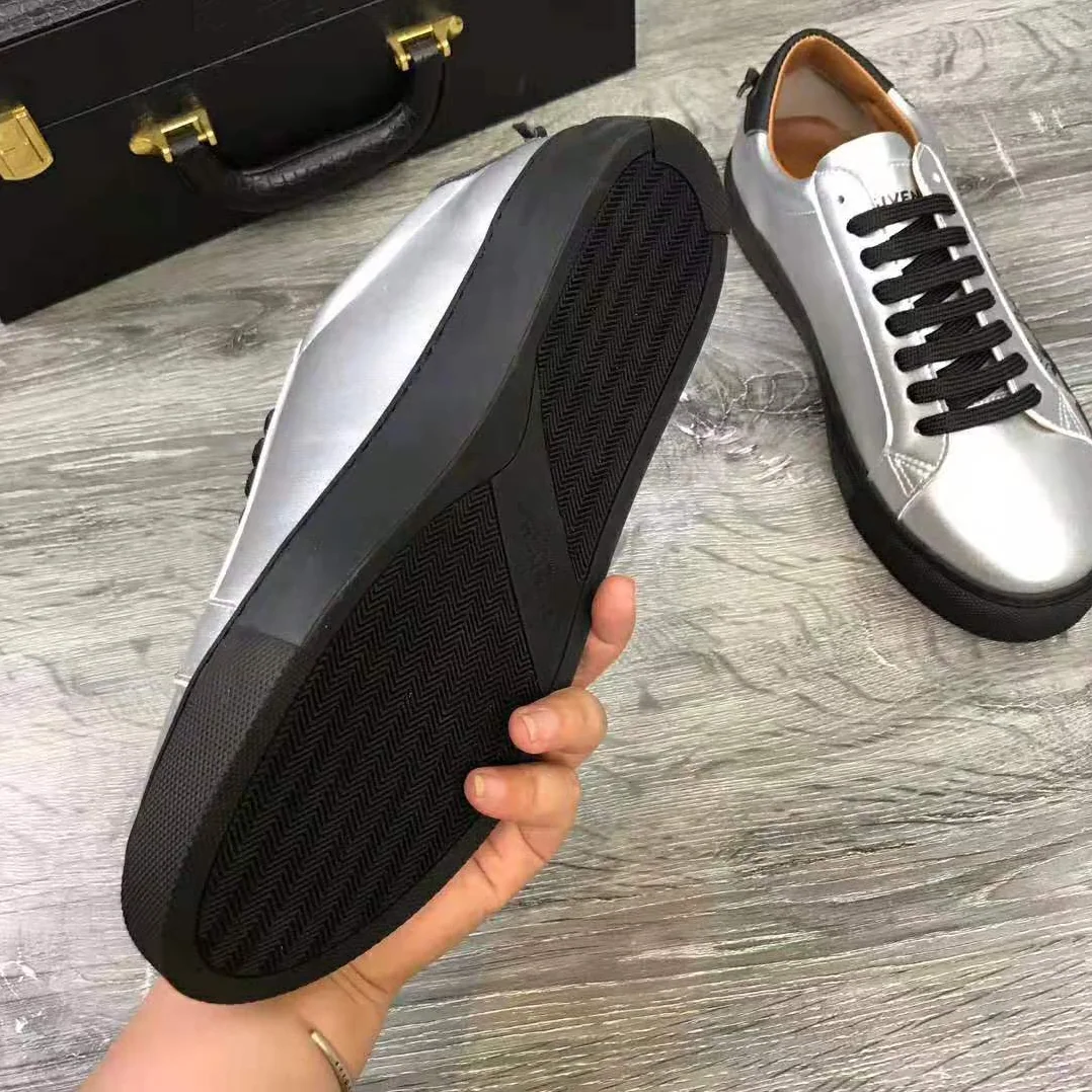 Givenchy Givenchy Shading Sneakers in Metallized Leather for Men in Silver Givenchy Givenchy Shading Sneakers in Metallized Leather for Men in Silver