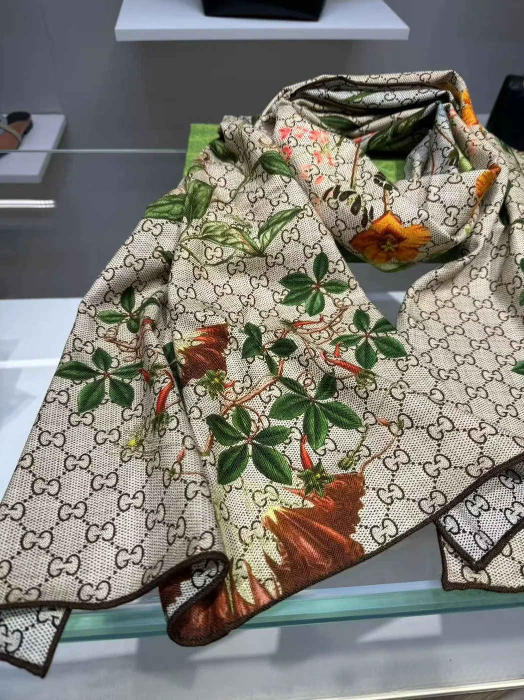 Gucci Floral Cashmere Monogram Scarf / Gucci Floral Cashmere Monogram Scarf /