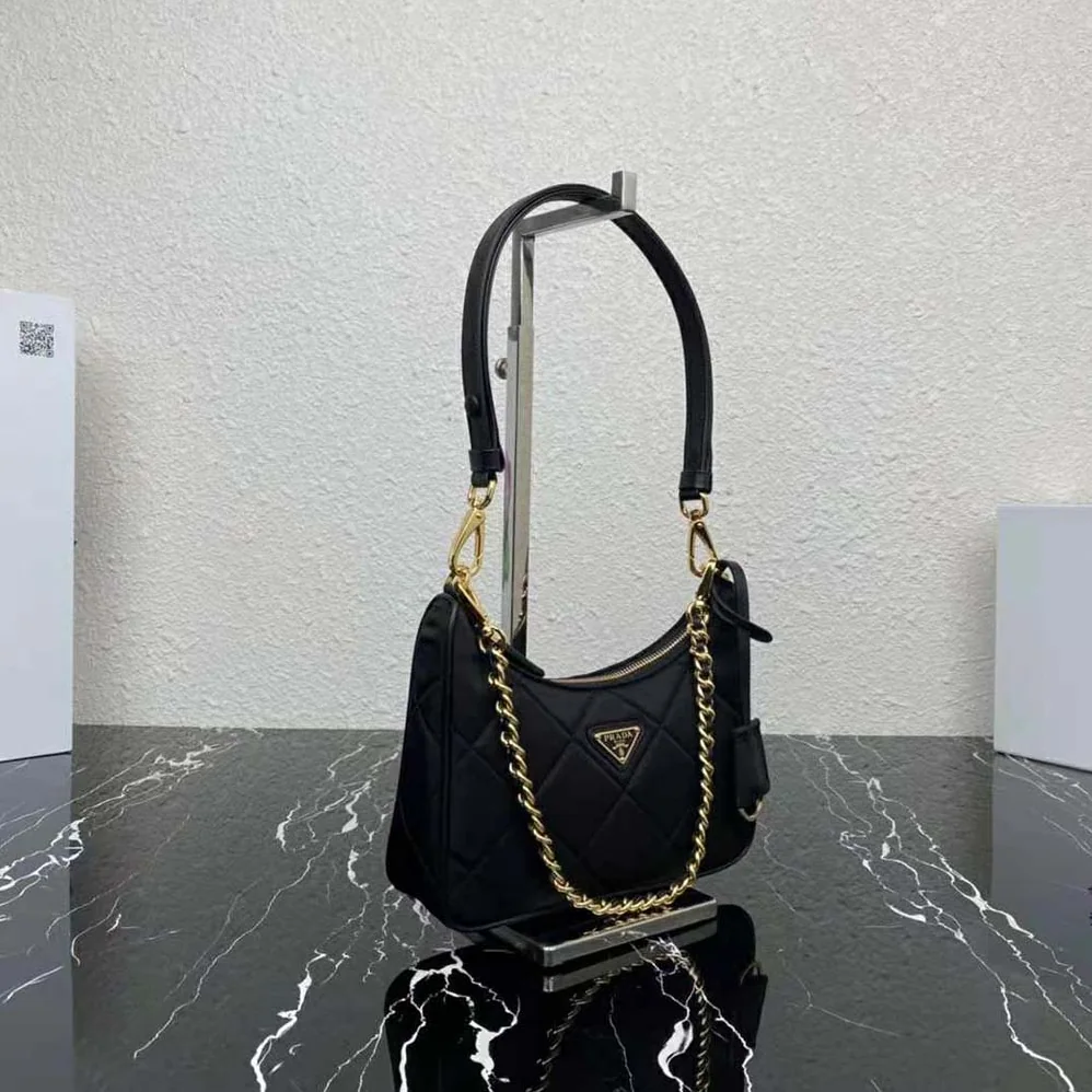 Prada Prada Re-Edition 1995 Chaîne Re-Nylon mini-bag for Women in Black