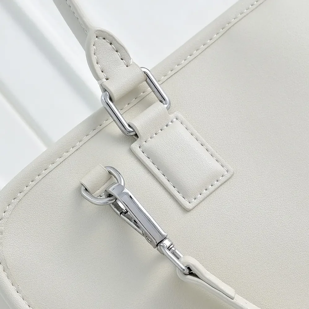 Loewe Large Amazona 180 Bag in Soft Calfskin for Women in White Loewe Large Amazona 180 Bag in Soft Calfskin for Women in White