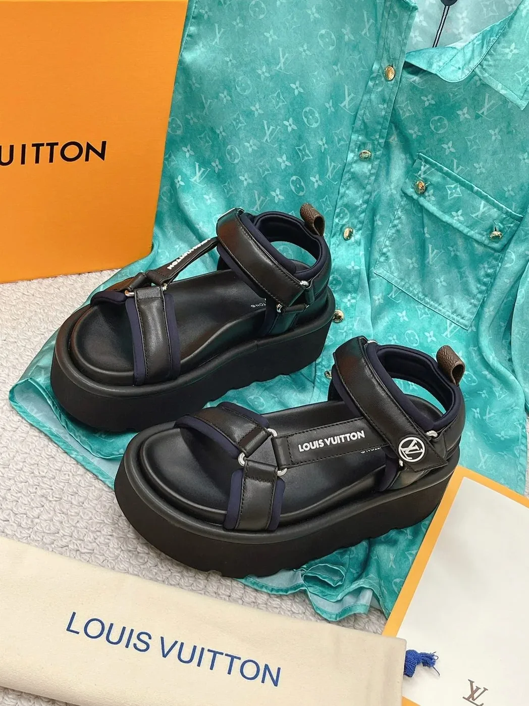 Louis Vuitton Pool Pillow Flatform Comfort Sandal Black LV 1AABR3