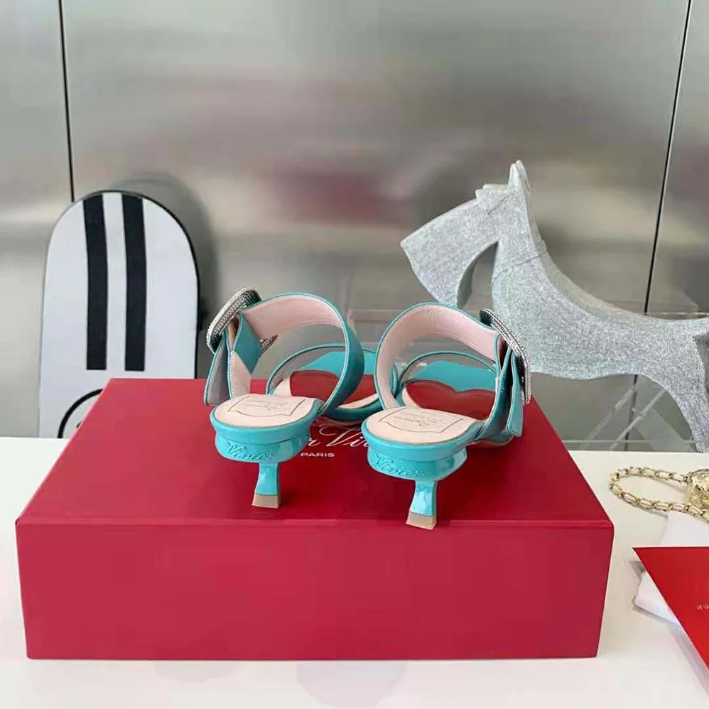 Roger Vivier Viv Choc Side Strass Buckle Mules in Leather for Women in Lime Roger Vivier Viv Choc Side Strass Buckle Mules in Leather for Women in Lime