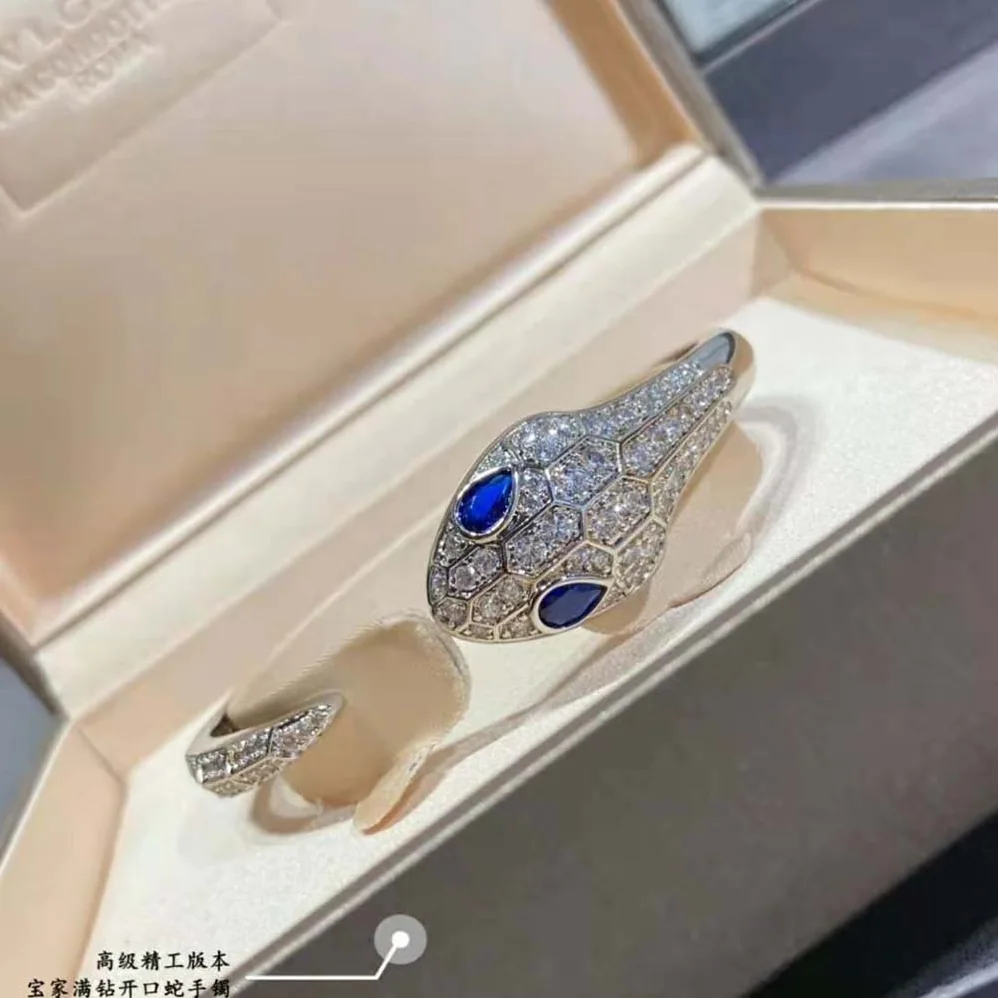 Bvlgari Serpenti Bangle Bracelet in 18 kt White Gold for Women Bvlgari Serpenti Bangle Bracelet in 18 kt White Gold for Women