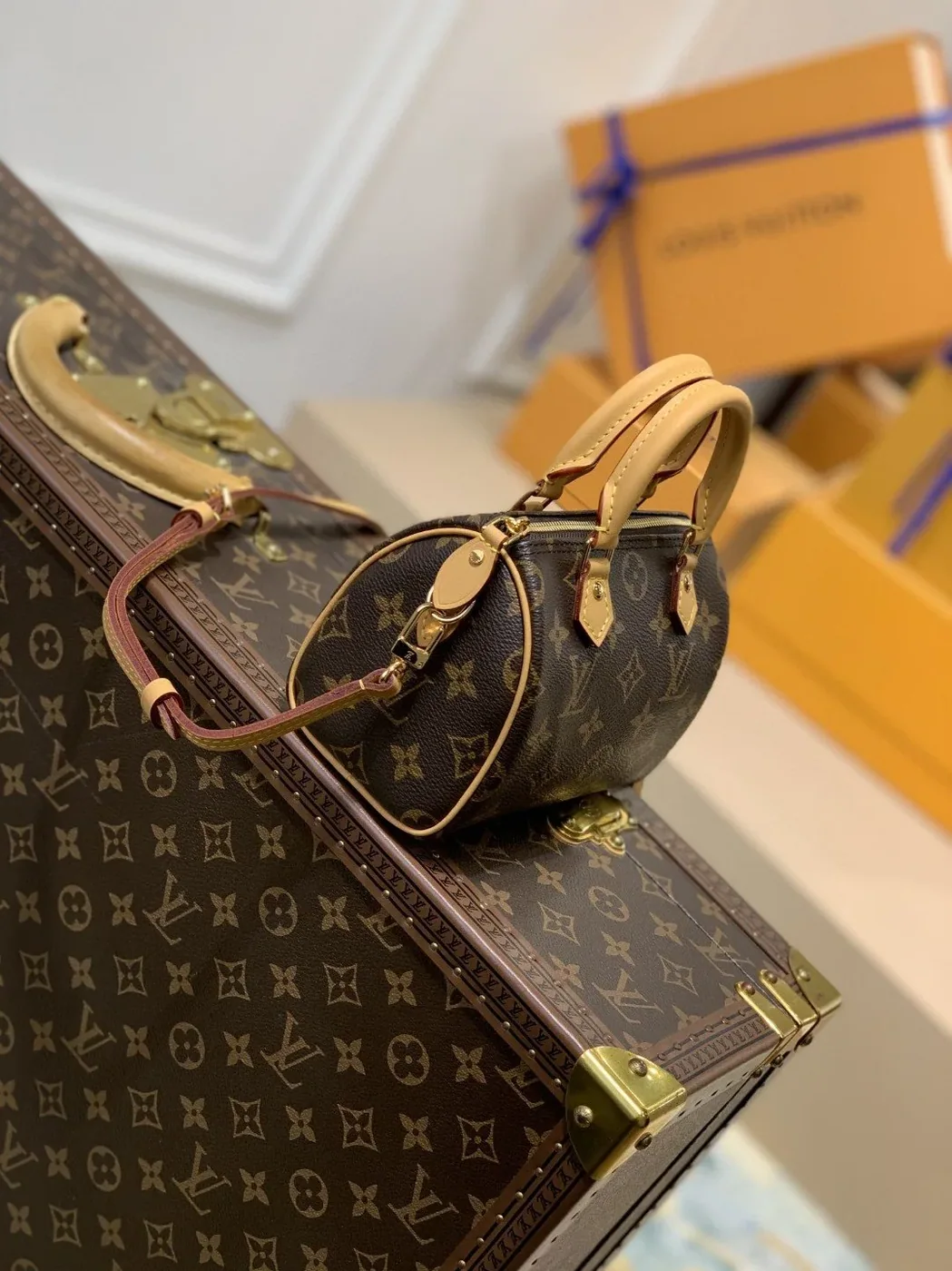 Louis Vuitton Nano Speedy Top Handle Bag / Brown Monogram Canvas Gold Hardware Louis Vuitton Nano Speedy Top Handle Bag / Brown Monogram Canvas Gold Hardware