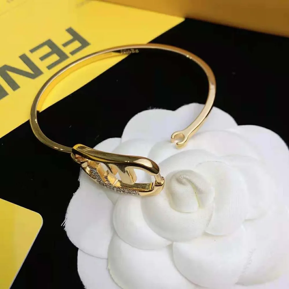 Fendi O Lock Bracelet Gold for Women in Colored Bracelet Fendi O Lock Bracelet Gold for Women in Colored Bracelet
