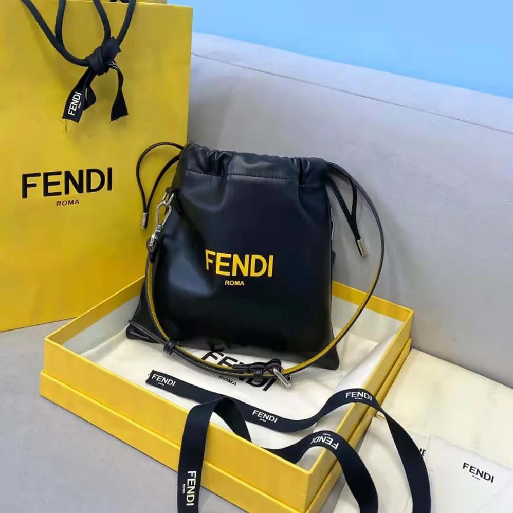 Fendi Fendi Pack Small Pouch Nappa Leather Bag for Men in Black Fendi Fendi Pack Small Pouch Nappa Leather Bag for Men in Black