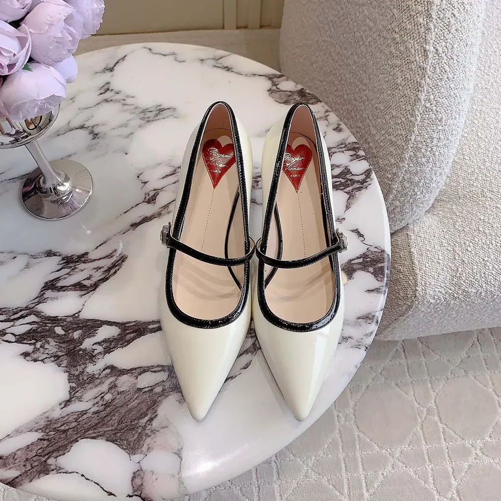 Roger Vivier Mary Jane Virgule 55 Mules in Patent Leather for Women in White Roger Vivier Mary Jane Virgule 55 Mules in Patent Leather for Women in White