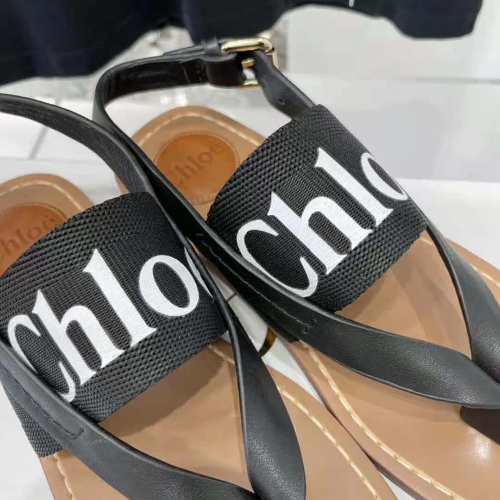 Chloe Woody Flat Sandal in Calfskin and Canvas for Women in Black