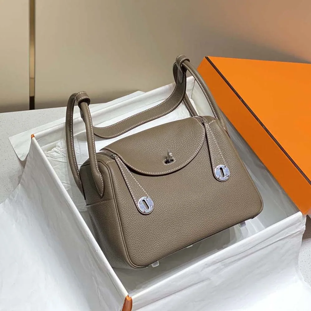 Hermes Lindy 26 in Clemence Leather for Women in Gray/Silver Hermes Lindy 26 in Clemence Leather for Women in Gray/Silver