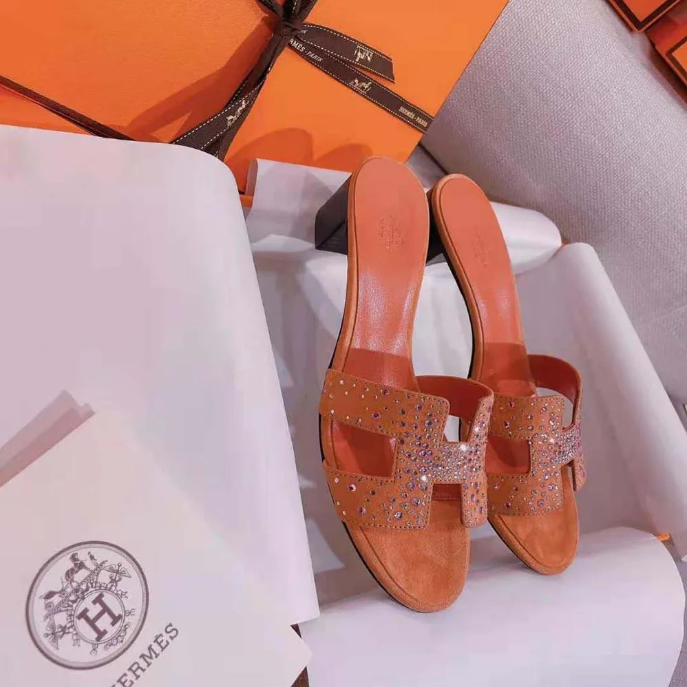 Hermes Oasis Sandal in Suede Goatskin for Women in Pink Hermes Oasis Sandal in Suede Goatskin for Women in Pink