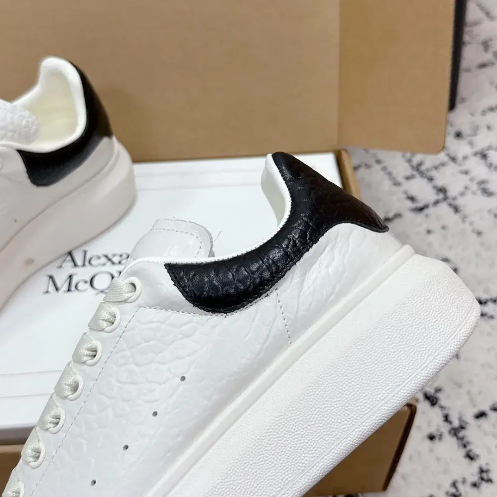 Alexander Mcqueen Oversized Sneaker in Off White for Unisex in Black Alexander Mcqueen Oversized Sneaker in Off White for Unisex in Black