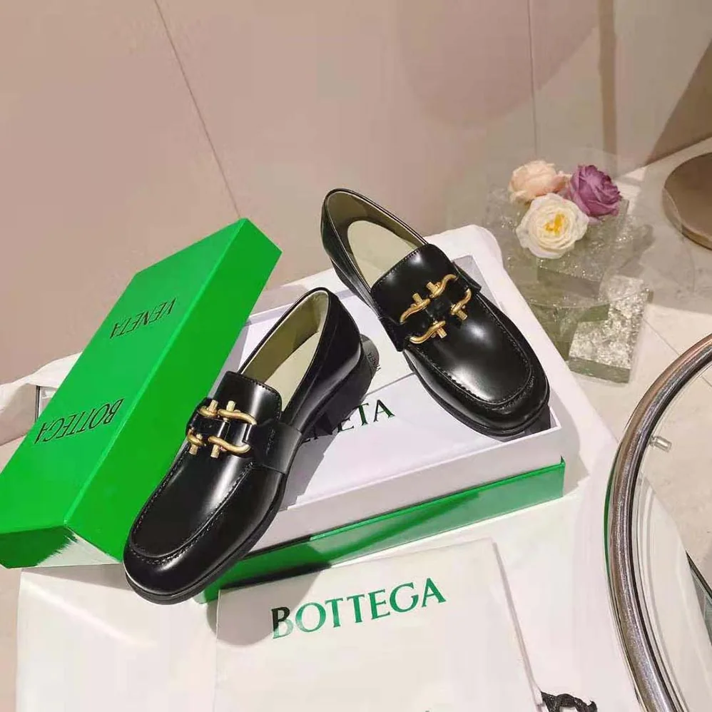 Bottega Veneta Monsieur Loafer in Calfskin Leather for Unisex in Black Bottega Veneta Monsieur Loafer in Calfskin Leather for Unisex in Black