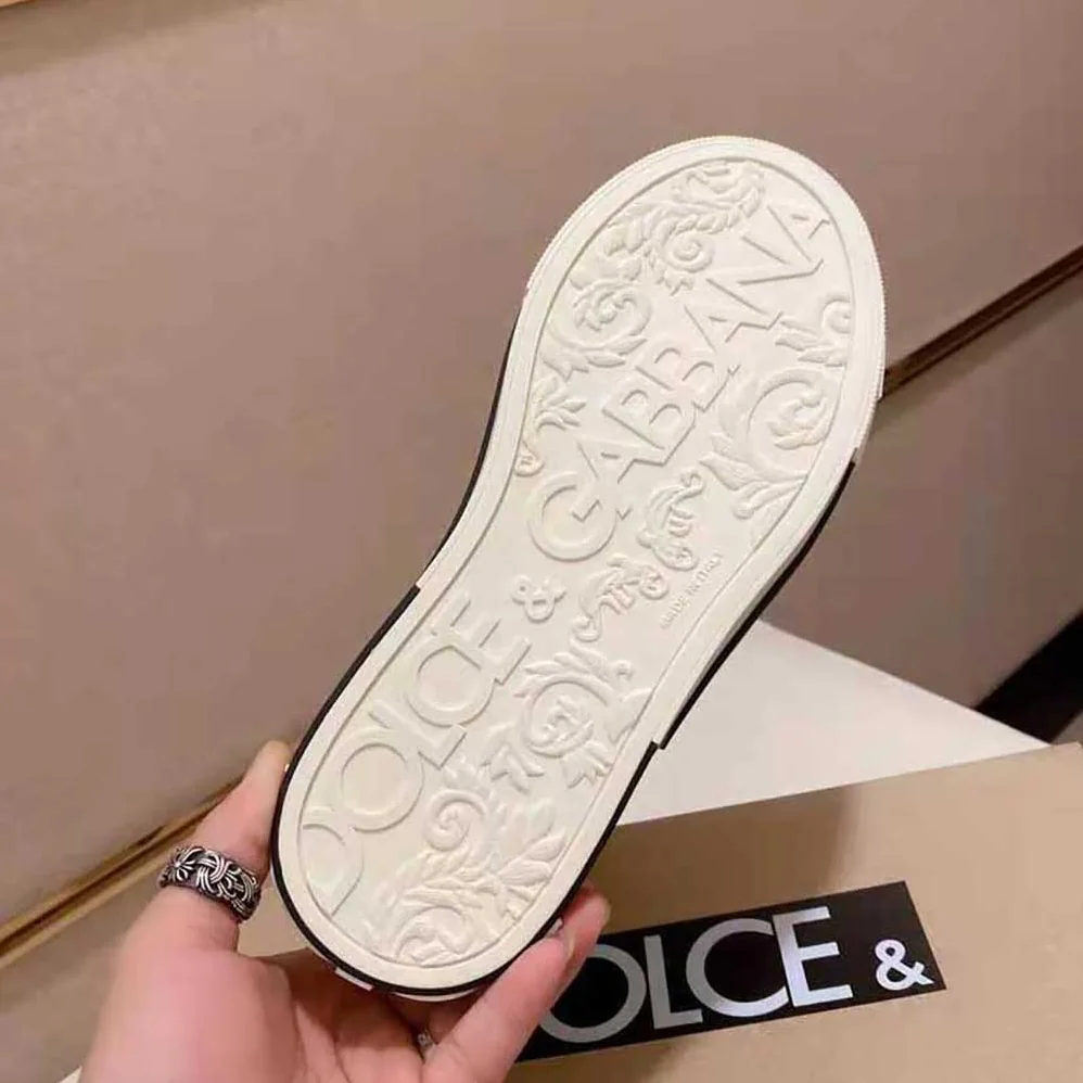 Dolce Gabbana D&G Calfskin 2.Zero Custom High-Top Sneakers with Contrasting Details for Men in White Dolce Gabbana D&G Calfskin 2.Zero Custom High-Top Sneakers with Contrasting Details for Men in White