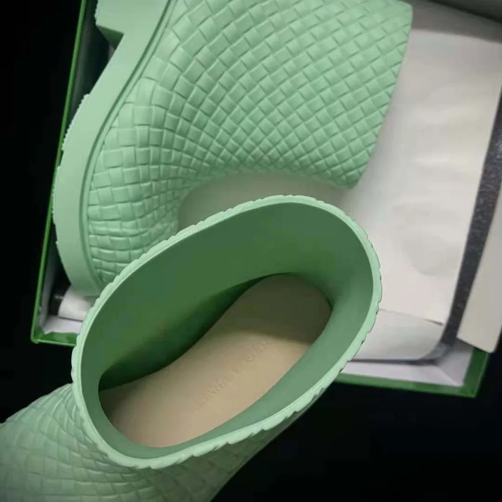 Bottega Veneta Fireman Ankle Boot for Unisex in Green
