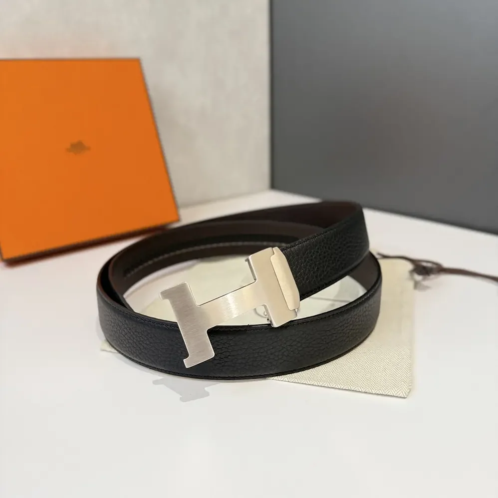 Hermes H Belt Buckle & Reversible Leather Strap 32 mm for Unisex in Black/Silver Hermes H Belt Buckle & Reversible Leather Strap 32 mm for Unisex in Black/Silver