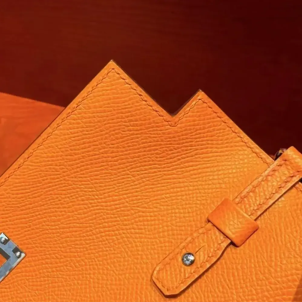 Hermes Kelly To Go in Epsom Leather for Women in Orange Hermes Kelly To Go in Epsom Leather for Women in Orange