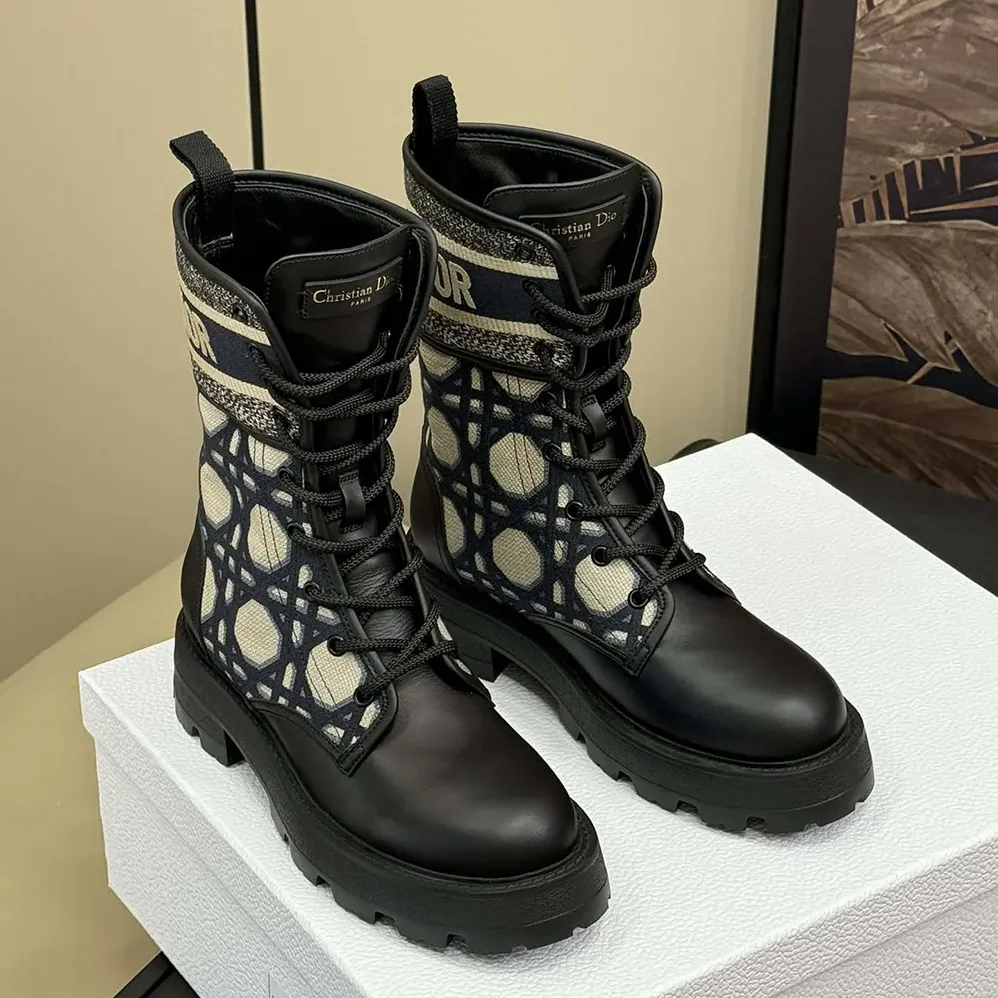 Dior D-Major Ankle Boot Black Calfskin with Deep Blue for Women Dior D-Major Ankle Boot Black Calfskin with Deep Blue for Women