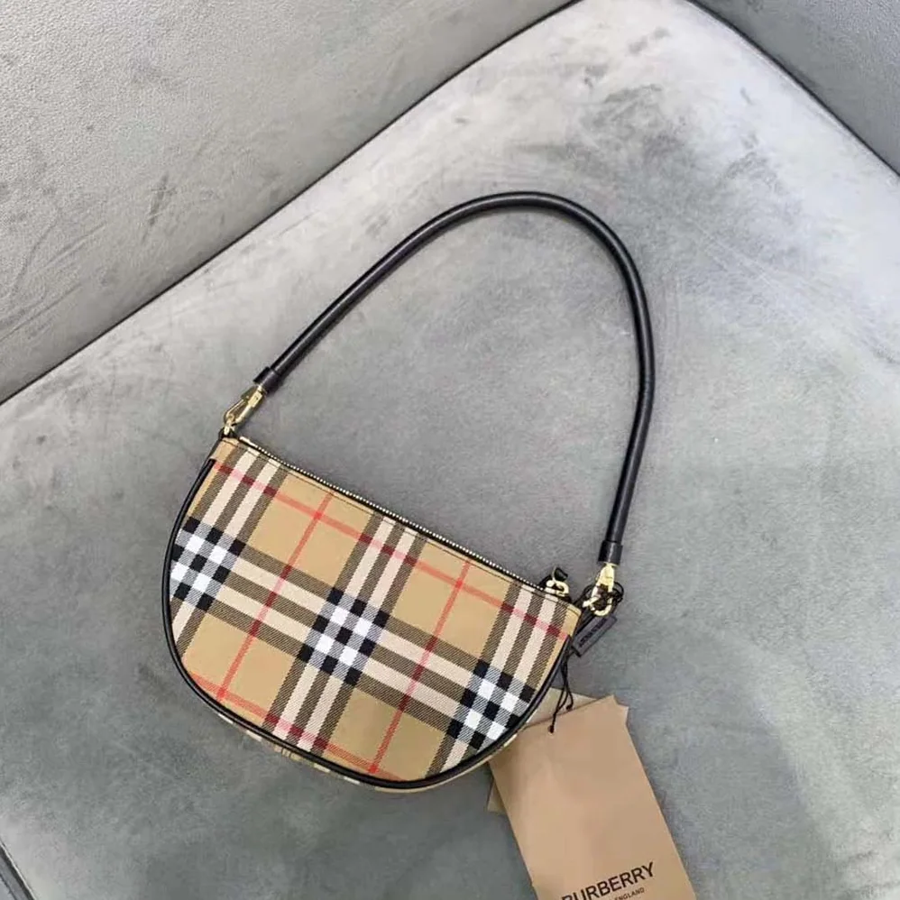 Burberry Vintage Check Cotton Olympia Pouch for Women in Brown