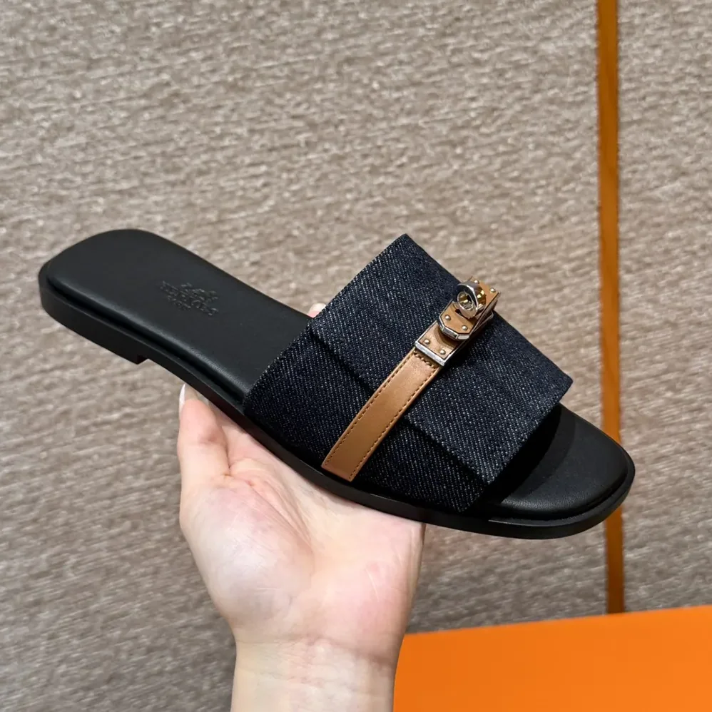 Hermes Giulia Sandal for Women in Navy Hermes Giulia Sandal for Women in Navy