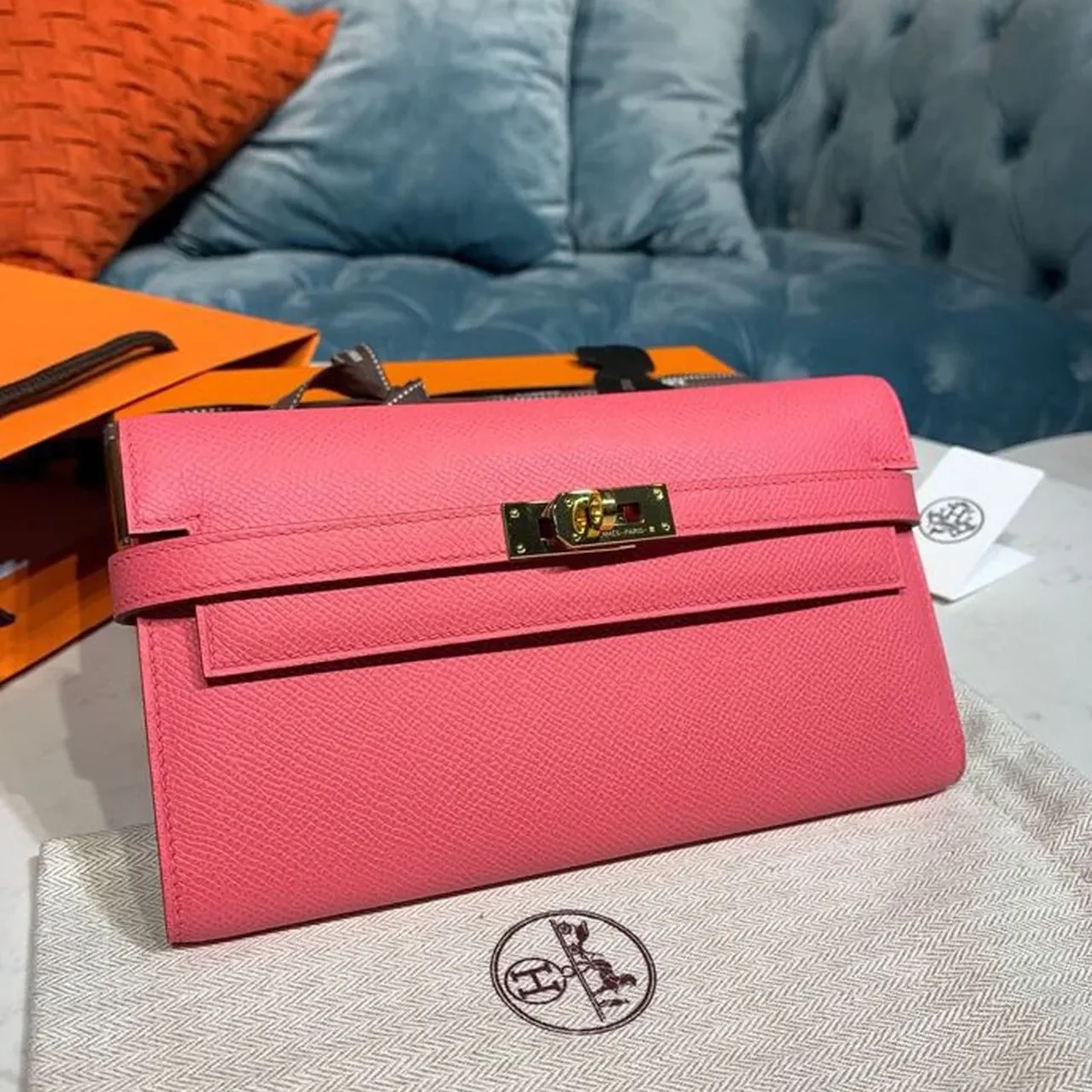 Hermes Kelly Wallet To Go Woc Pink With Gold Toned Hardware Bag / Hermes Kelly Wallet To Go Woc Pink With Gold Toned Hardware Bag /