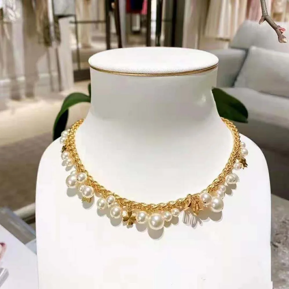 Dior Dio(r)evolution Necklace Gold-Finish Metal and White Resin Pearls for Women Dior Dio(r)evolution Necklace Gold-Finish Metal and White Resin Pearls for Women