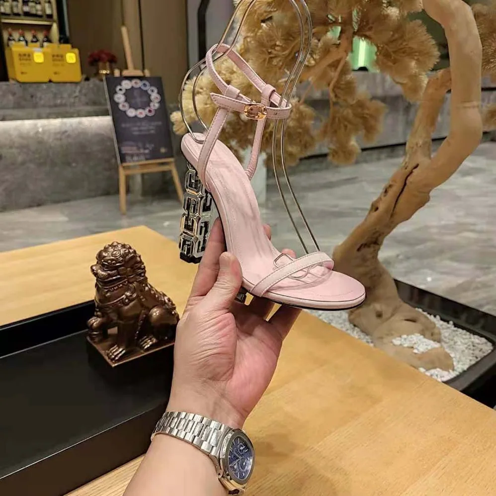 Givenchy G Cube Sandals in Leather for Women in Pink Givenchy G Cube Sandals in Leather for Women in Pink
