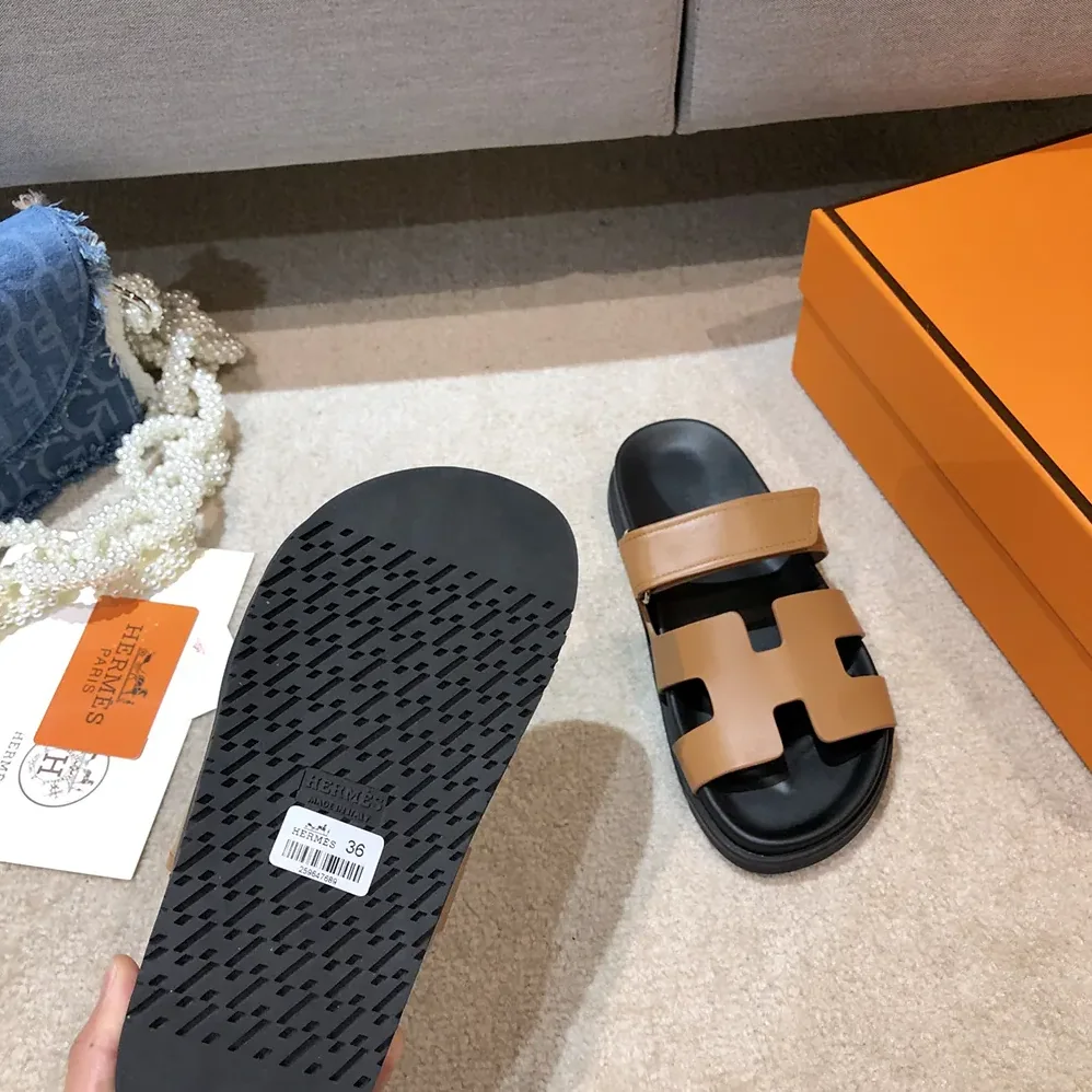 Hermes Chypre Sandal-Brown H222299ZvA3360 for Unisex